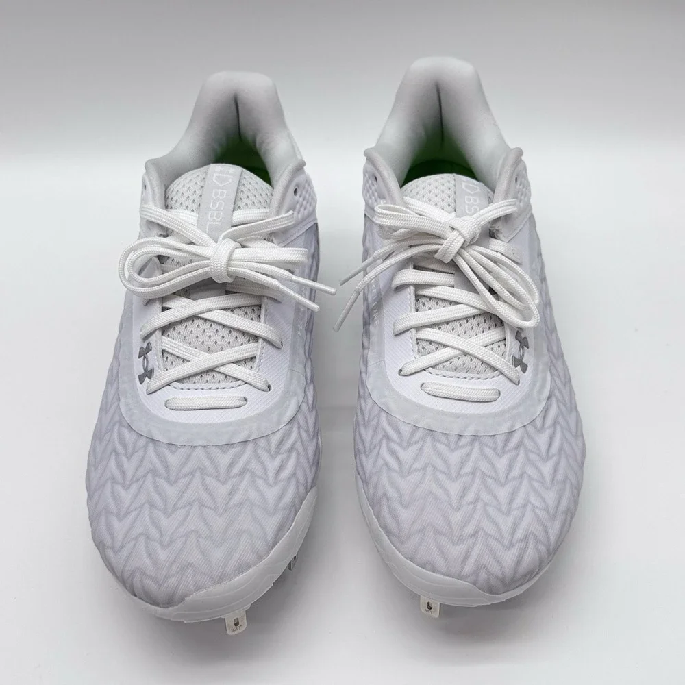 Size 8M- Under Armour UA Hovr Basebal Cleats Microtips , White Shoes